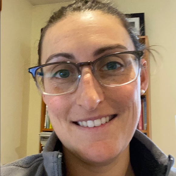 Meet your Posher, Jennifer - Picture 2 of 2